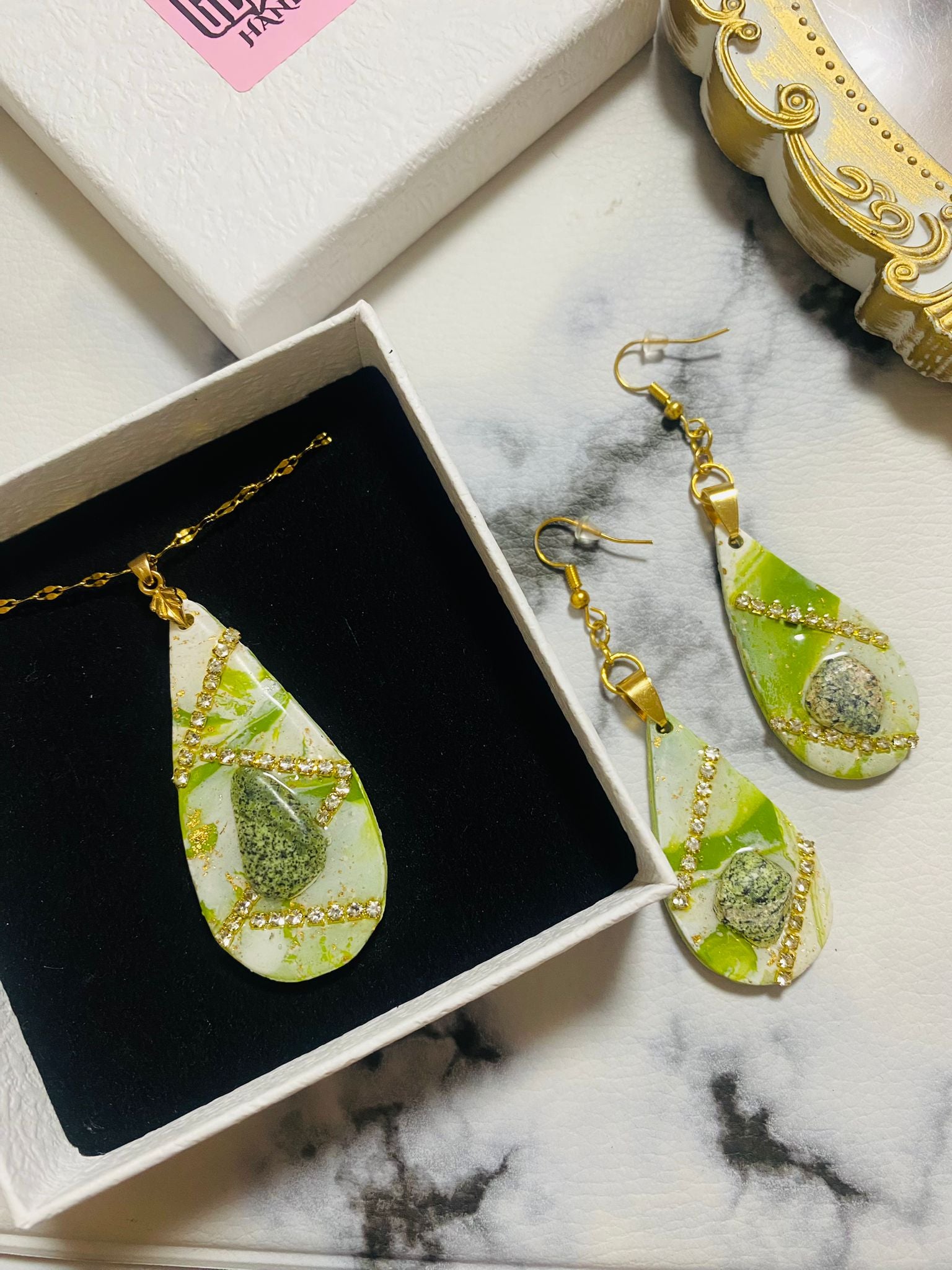 Colar De Pedra Serpentinita Glambox